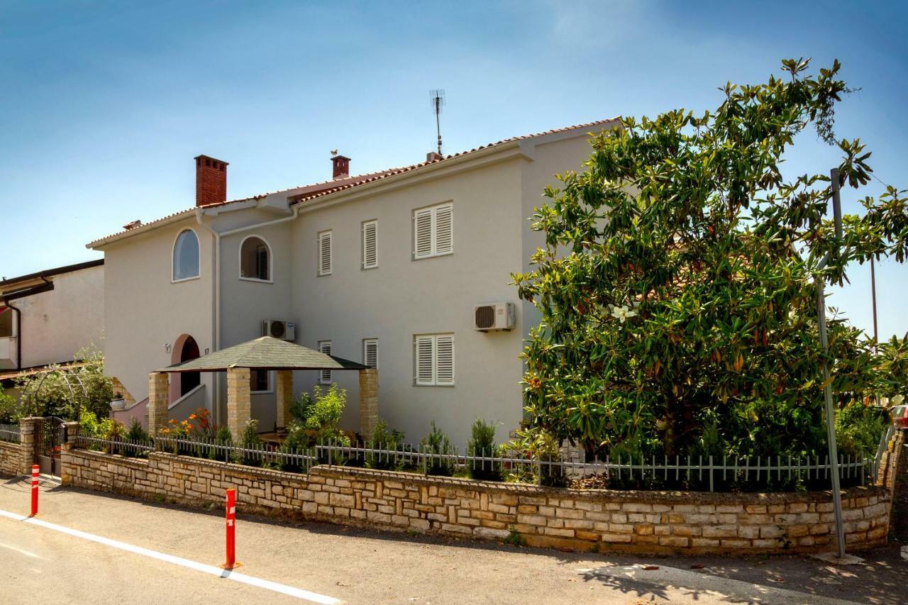 Apartment Erceg Porec Esterno foto